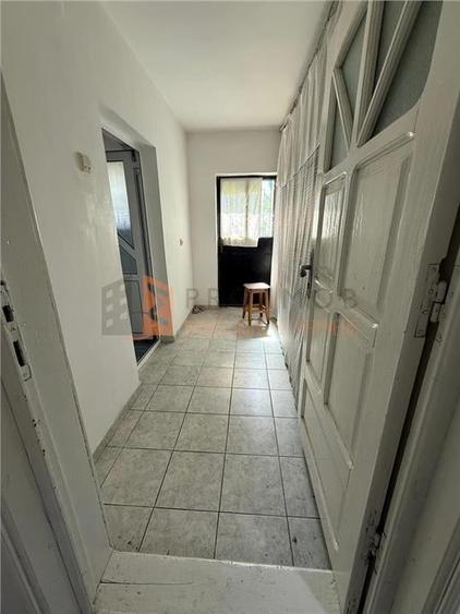 Casa tip parter - 4 camere decomandata zona Micro 5 - 8