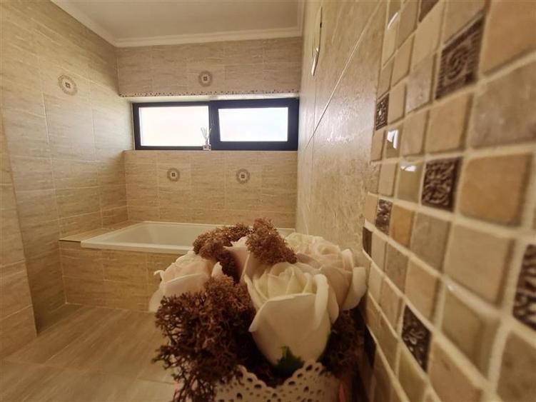 In stil mediteranean, curte proprie, 4 camere, terasa, pod mansardabil, Harman, - 6