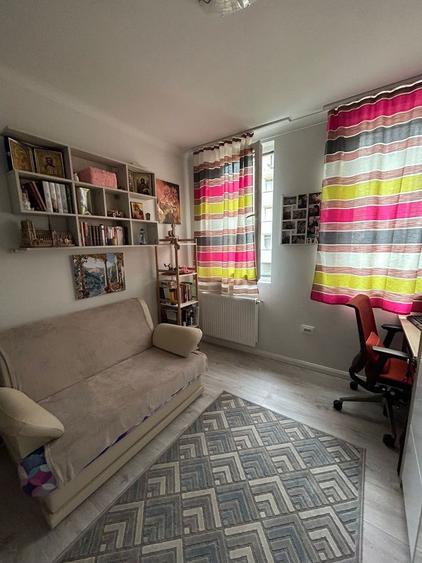 Inchiriez apartament 3 camere - 4