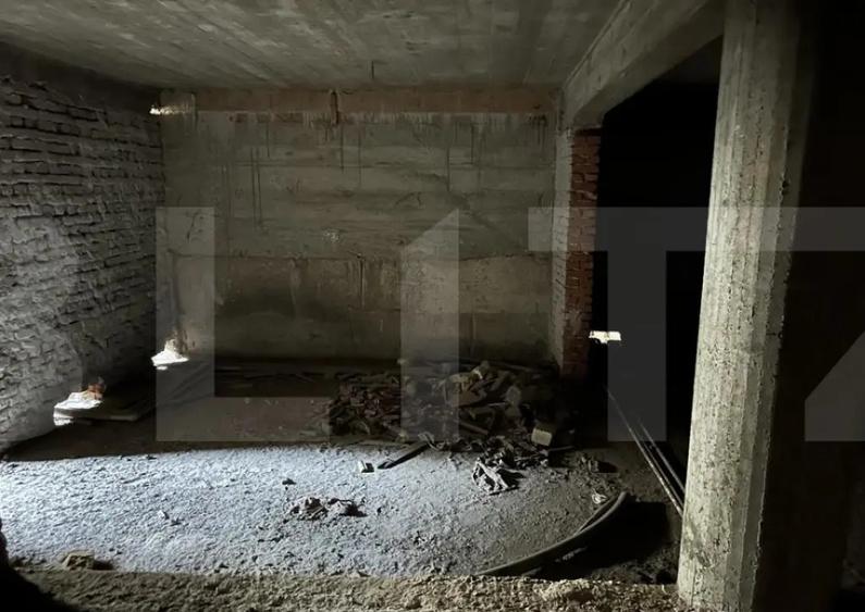 Casa spa?ioasa cu poten?ial imens in inima ora?ulu - 1