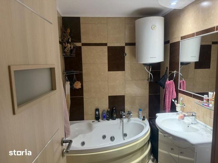 Apartament cu 3 camere decomandat în Babadag