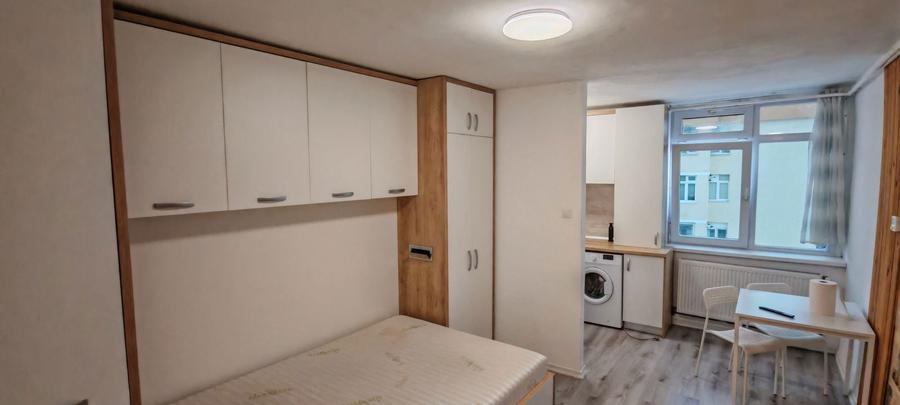 Ofer spre inchiriere garsoniera cartier Noua, str Prunului - 1