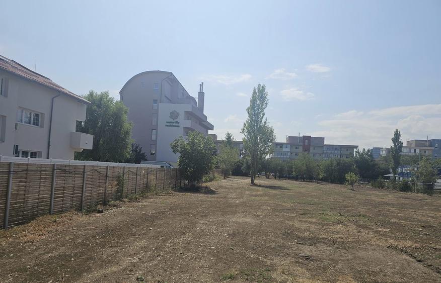 Vanzare Teren Baneasa Lac=Petrom City - 1