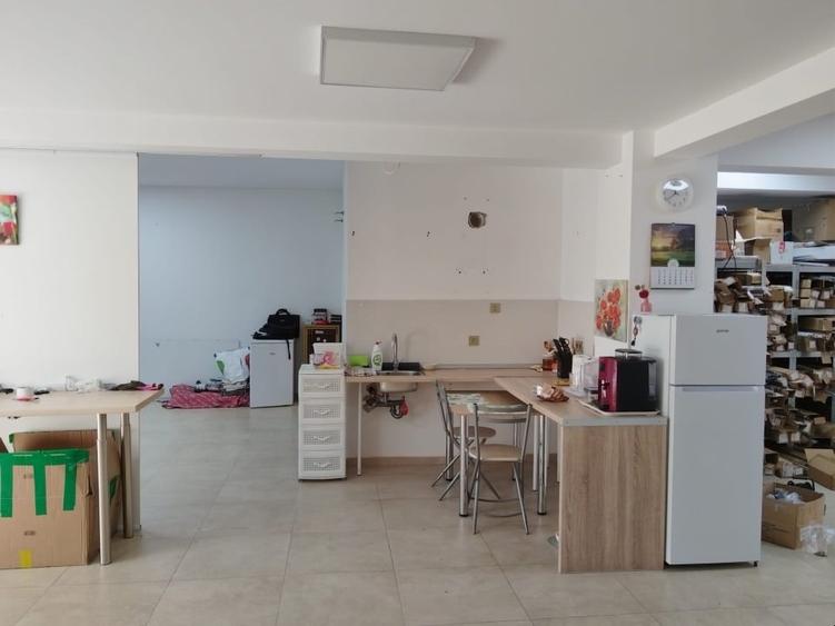 De vanzare 2 spatii comerciale de 60mp fiecare cu locuri de parcare - 4