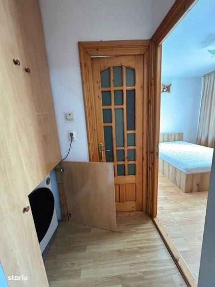 De inchiriat apartament cu 3 camere, etajul 3 , mobilat si utilat 250e - 1
