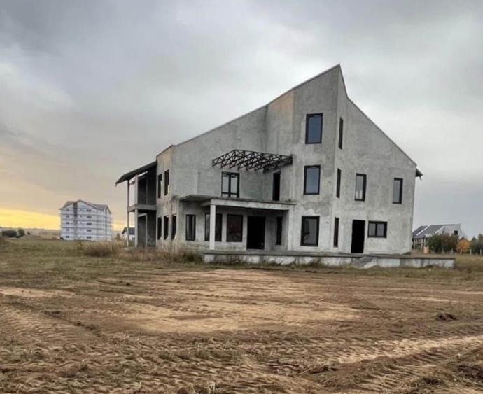 Proprietar Vând Casă în Dumbrăveni-Suceava - 2