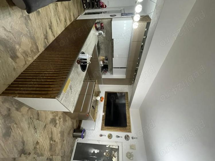 De vanzare Casa spa?ioasa ?i eleganta in zona Nadlac, jud. Arad - 8