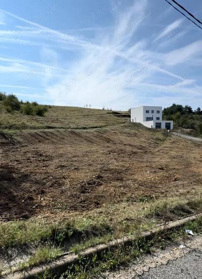 Vand teren intravilan zona 700 - 4