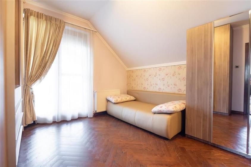 RECO Vila cu 5 camere str. Apateului- zona Nufarul - 21