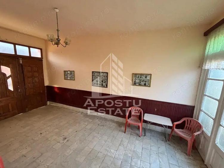 Casa cu 5 camere, 777 mp teren la MOLDOVA VECHE, ideal casa de vacanta - 1
