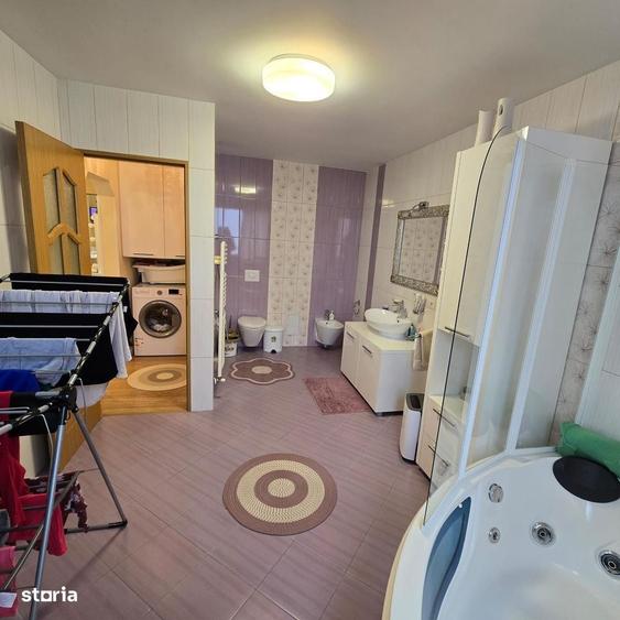 Apartament cu 4 camere în Ultracentral