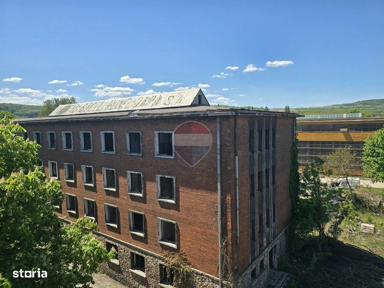 Spațiu comercial, de 4,500 mp, în Răcăștia