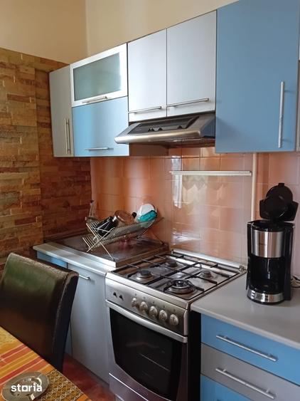 Apartament cu 3 camere decomandat în Obor