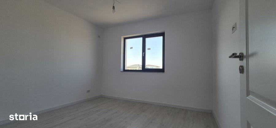 Casă cu 4 camere cu Teren 400 Mp în Clinceni