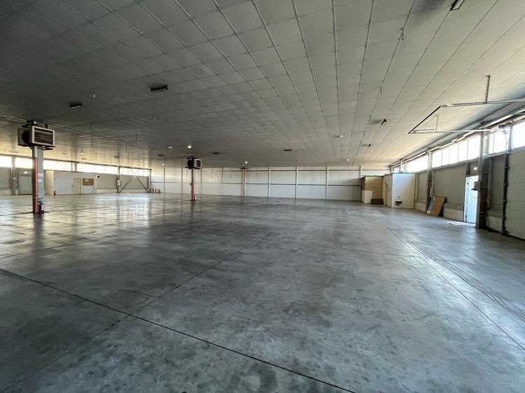 Spațiu industrial, de 1,423 mp, în Exterior Est