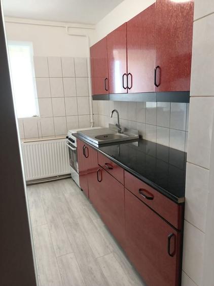 Apartament cu 2 camere decomandat în Apărătorii Patriei