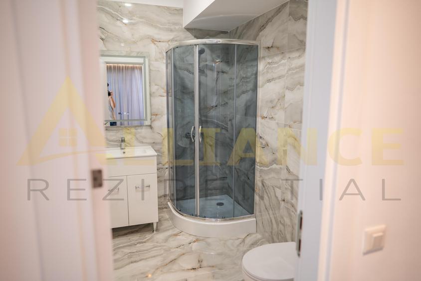 Penthouse cu 3 camere decomandat în Apărătorii Patriei