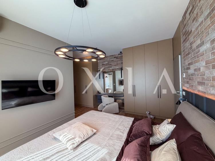 Apartament cu 3 camere semidecomandat, mobilat în Semicentral