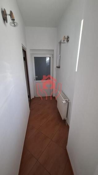 Apartament cu 6 camere semidecomandat, mobilat în Gara de Nord