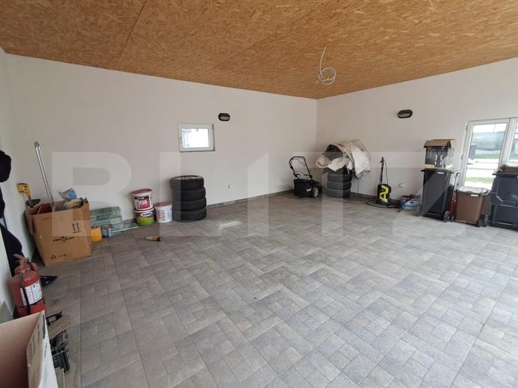 Casă individuală cu 10 camere cu Canalizare în Sâncraiu de Mureș