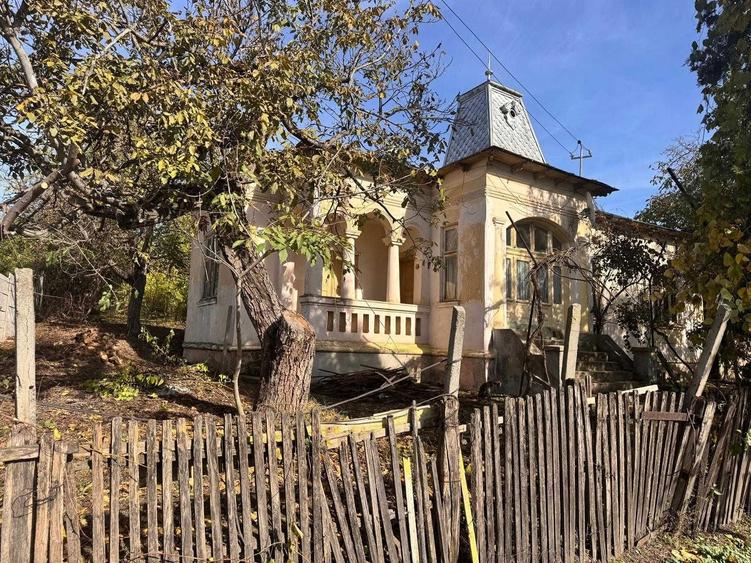 Casă cu 4 camere în Ianca