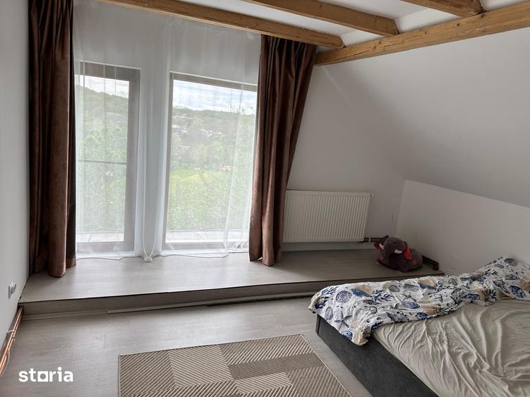 Casă cu 5 camere cu Teren 3029 Mp în Drajna