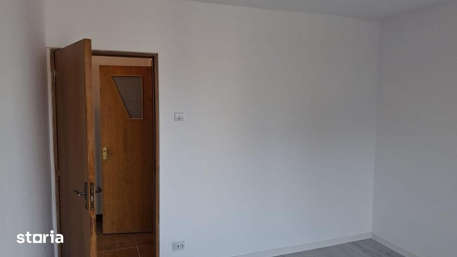 Apartament cu 2 camere semidecomandat în Colentina