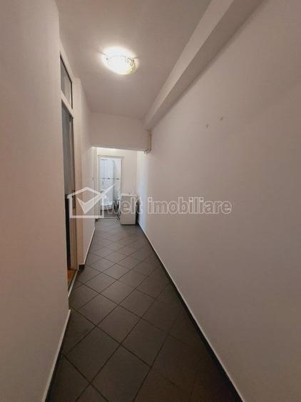 Apartament cu 4 camere decomandat în Andrei Mureșanu