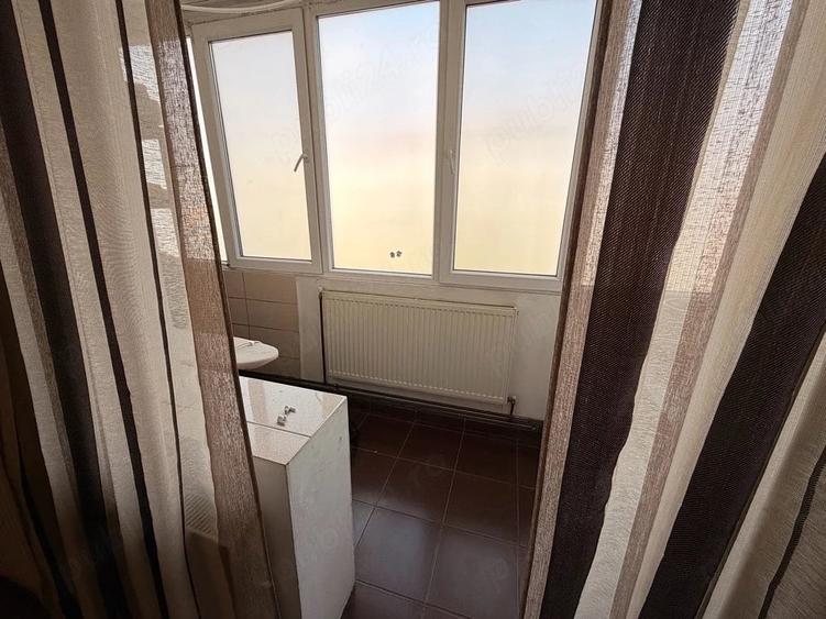 Apartament cu 2 camere semidecomandat în Soarelui