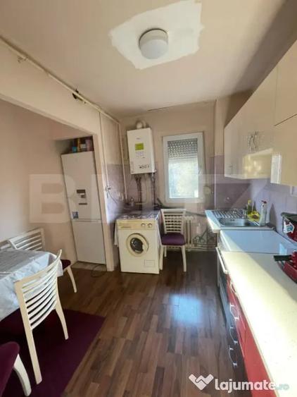 Apartament cu 3 camere semidecomandat în Tipografilor