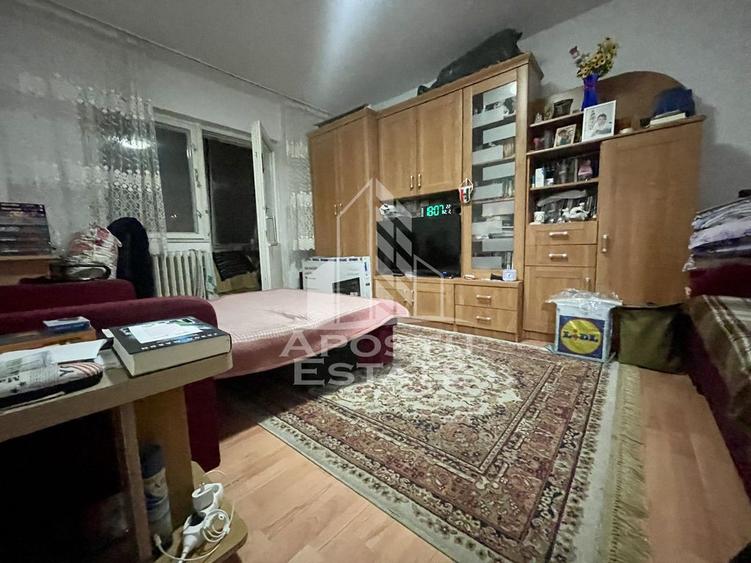 Garsonieră decomandată, mobilată în Buziașului