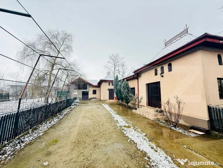 Casă cu 4 camere cu Teren 1237 Mp în Central