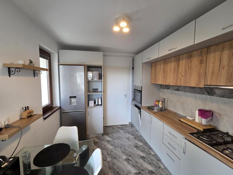 Apartament cu 2 camere decomandat în Central