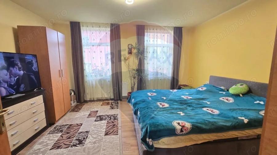 Casă cu 3 camere cu Teren 250 Mp în Central