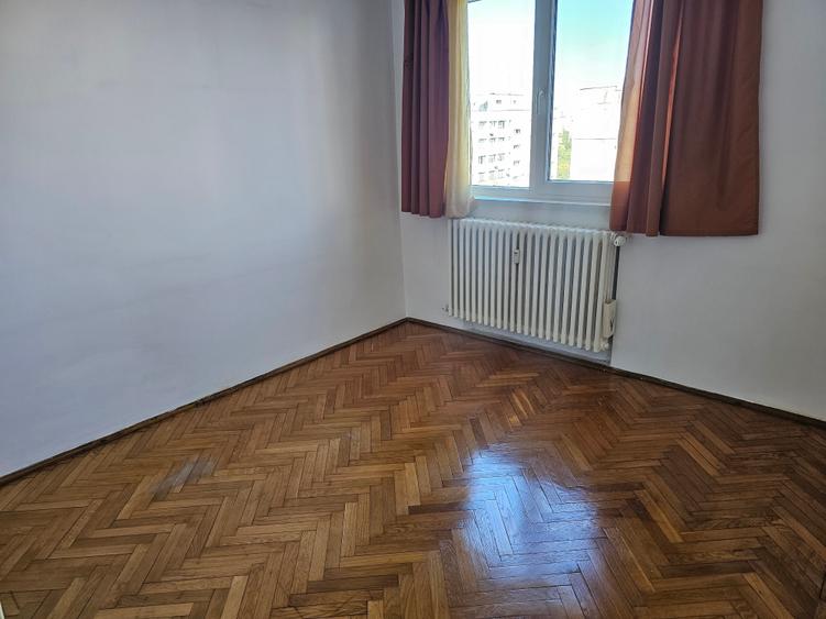 Apartament cu 3 camere circular în Drumul Taberei
