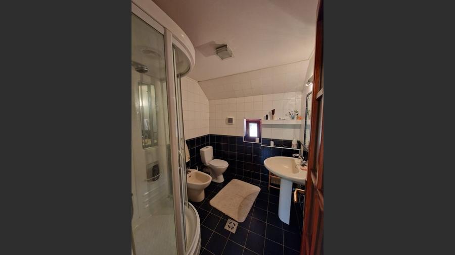 Casă cu 3 camere cu Canalizare în Firiza