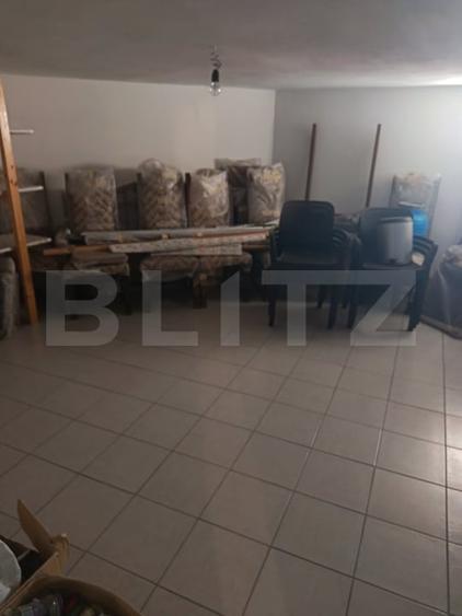 Casă individuală cu 4 camere cu Canalizare în Exterior Est