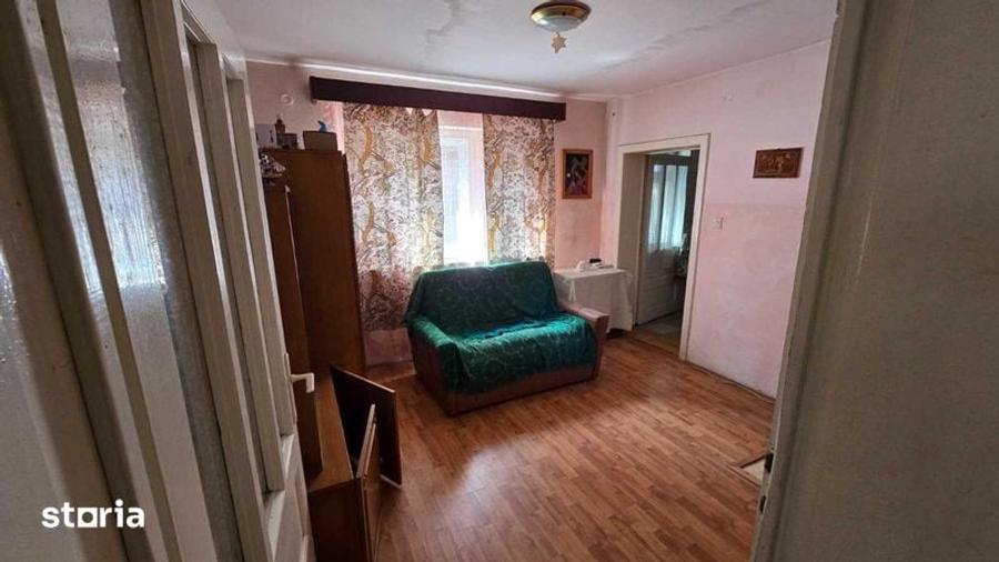 Casă cu 4 camere cu Teren 100 Mp în Central
