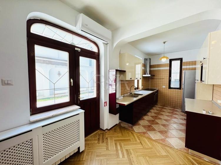 Vila 8 camere vis a vis de Piata Floreasca, garaj, curte proprie - 5