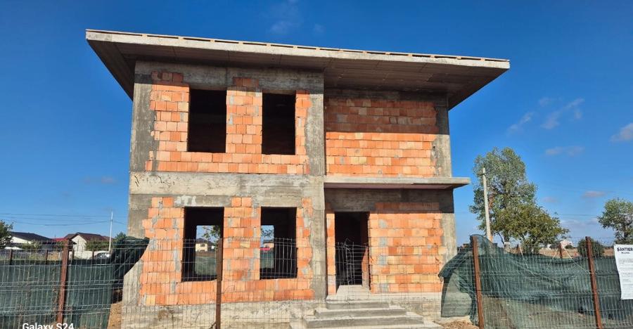 Casa la rosu cu placa de beton peste etaj Berceni, Ilfov - 9