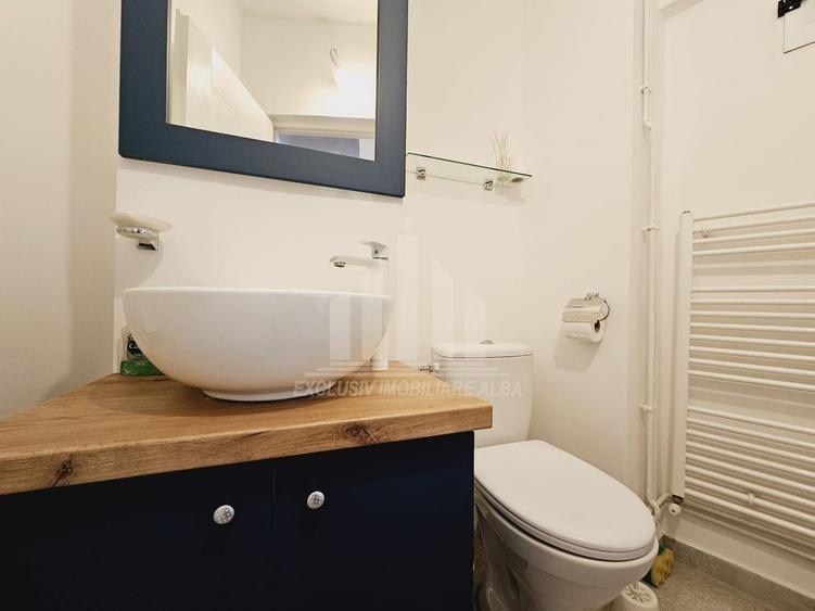 Apartament cu 3 camere decomandat, mobilat în Central