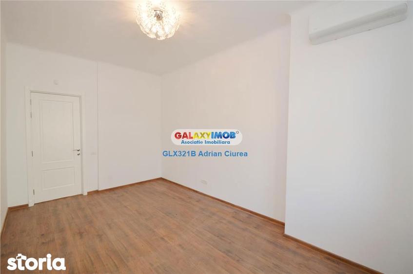 Apartament cu 5 camere în Romană