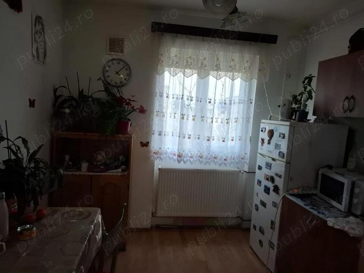 Vand!!! Ap 1 cam zona Garii - 7