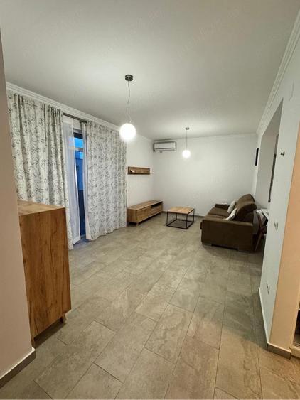 Proprietar, inchiriez apartament 3 camere - 5