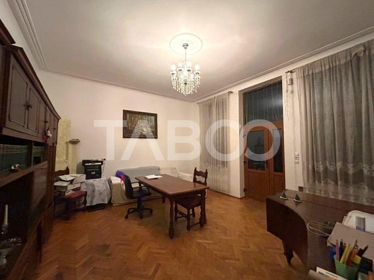 Apartament de vanzare cu 5 camere garaj zona Central din Sibiu - 1