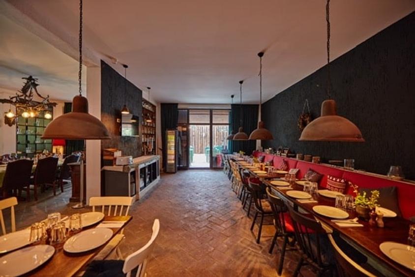 Pensiune lângă Complex Cheile Gradistei în Moeciu -Bran ,amenajare unică - 9