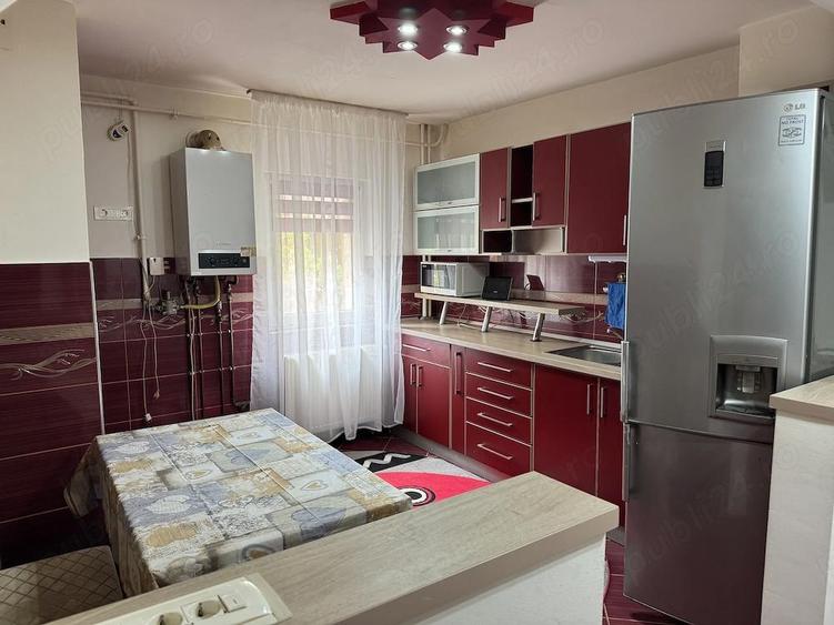 Inchiriez apartament 3 camere - 5