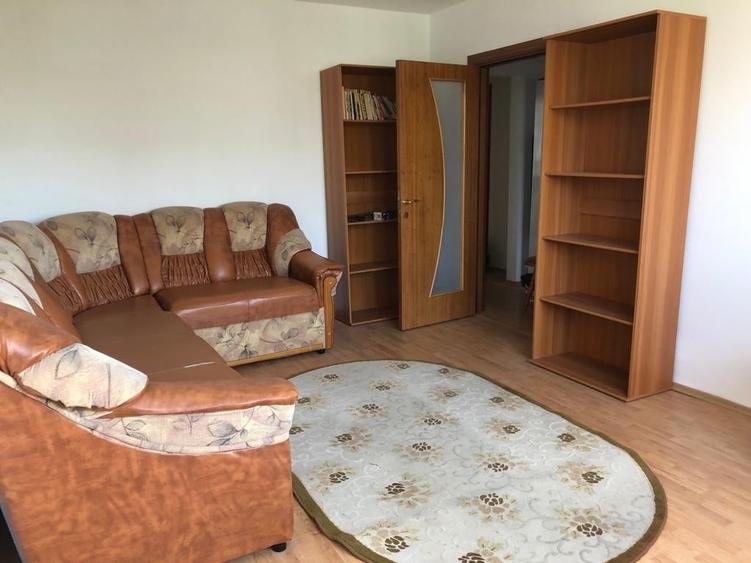 Apartament 3 camere,1 Decembrie metrou,Piata, decomandat, bloc REABILITAT TERMIC - 3