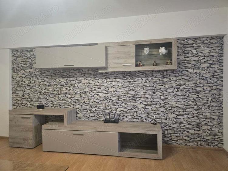 Inchiriez apartament cu 2 camere ,decomandat,situat in zona Bazar Orizont ,pe strada Trandafirilor, Inchiriez apartament cu 2 camere ,decomandat,situat in zona Bazar Orizont ,pe strada Trandafirilor,