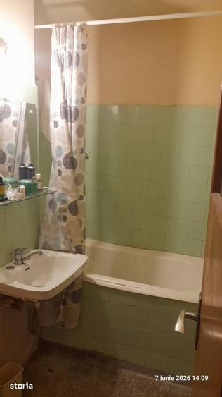Apartament cu 4 camere în Militari